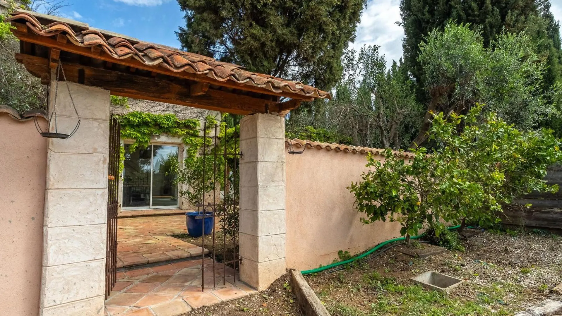 Holiday Home Les Pivoines By Interhome La Crau